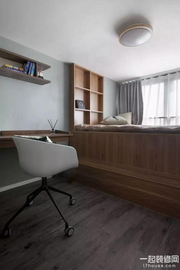 46平的小户型复式楼,把客厅做成挑高空间,更显宽敞 46平的小户型复式楼,把客厅做成挑高空间,更显宽敞